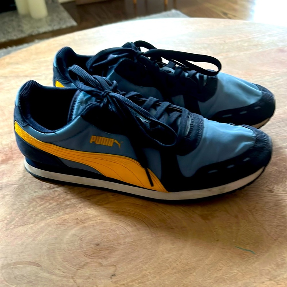 Old school Puma sneakers size. Good condition